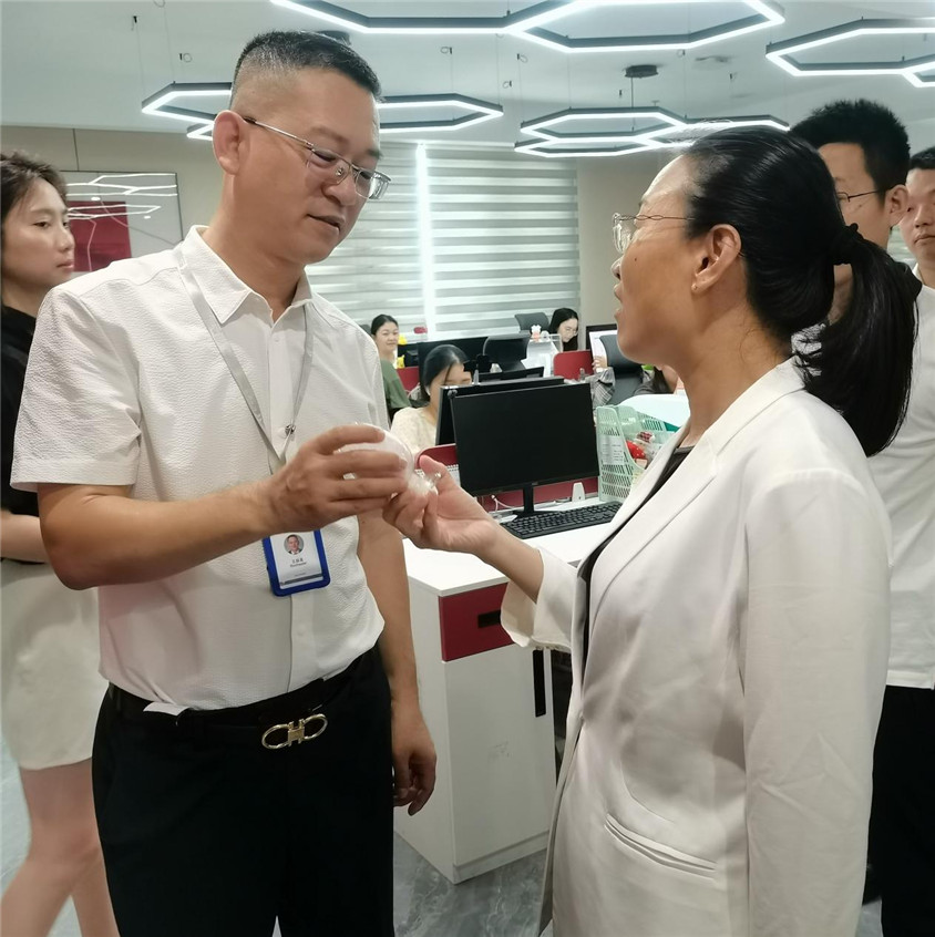区领导莅临指导，，，，，合作助力自贸港